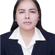Profesora de Matemática interesada en brindarles y regalarles conocimiento valioso para su crecimiento en el futuro